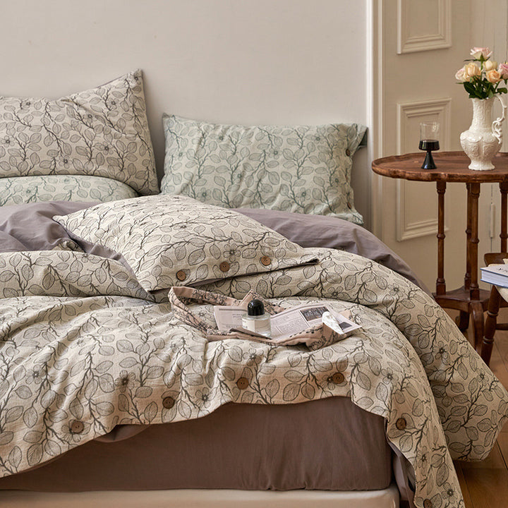 Bedding set made of cotton percale with fine floral woven texture and decorative bows