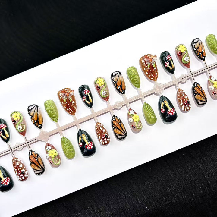 Artistic Nature-Inspired Press-On Nail Set
