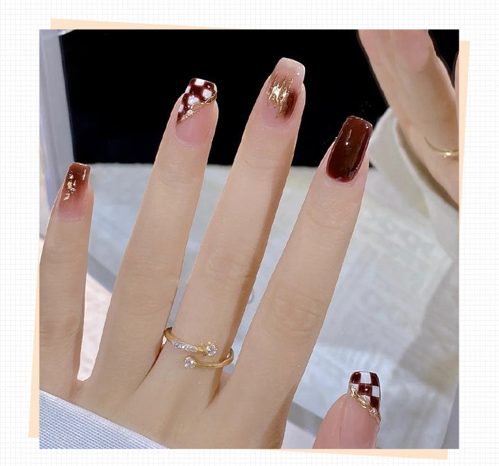 Elegant Nail Art with Gloss Finish Stornfield
