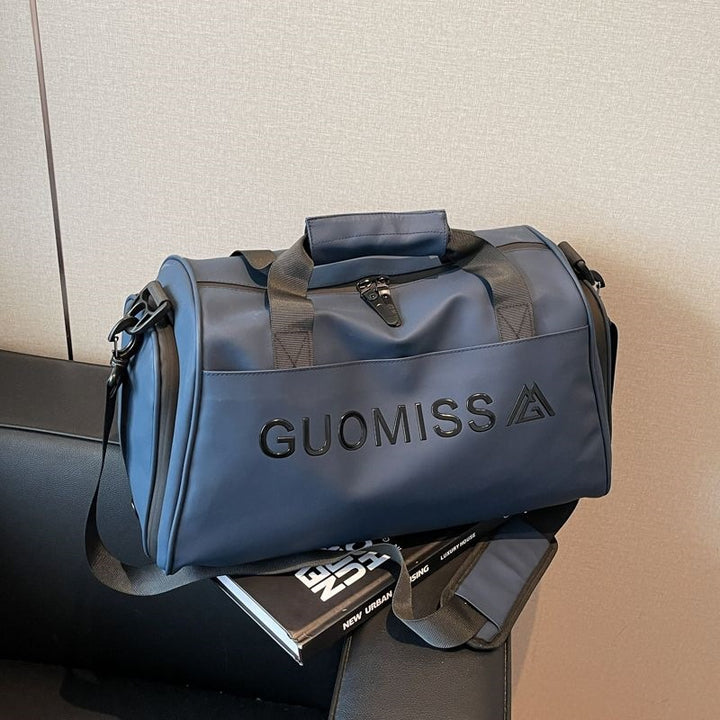 Sporty travel bag with many organizational pockets Stornfield