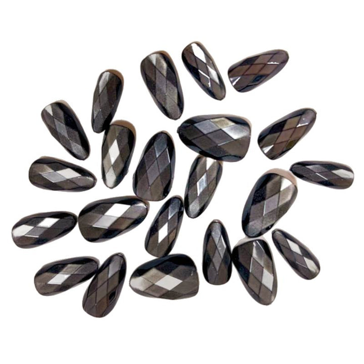 Artistic Diamond-Pattern Press-On Nails Stornfield