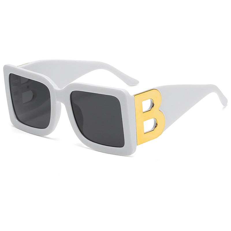 Women Oversized Sunglasses with Decorative Frame Stornfield