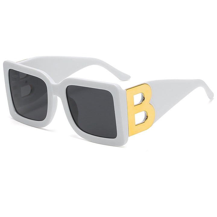 Women Oversized Sunglasses with Decorative Frame Stornfield