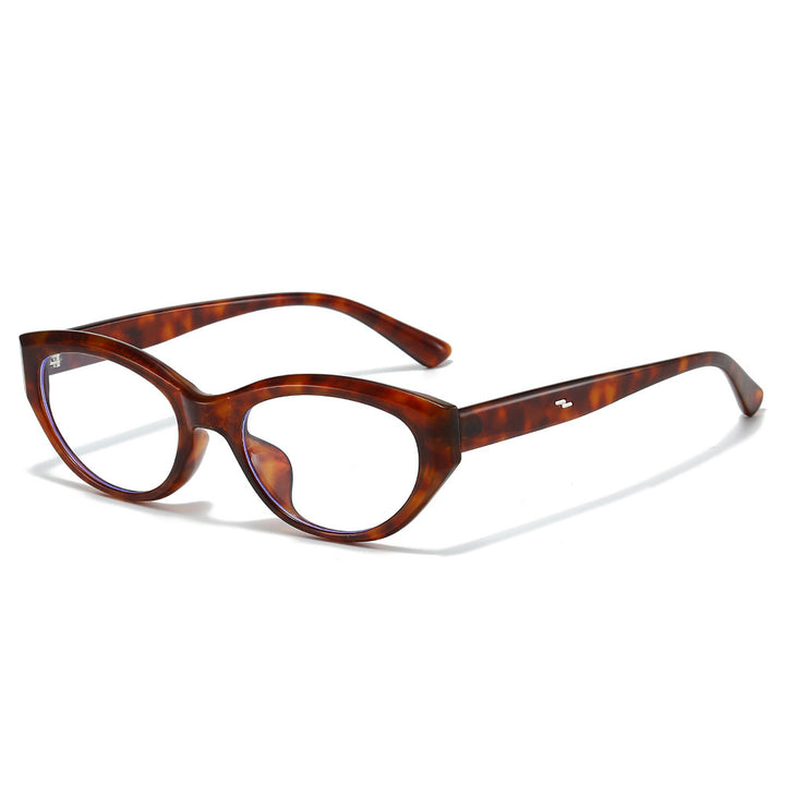 Chic Cat-Eye Sunglasses with Stylish Frame Details Stornfield