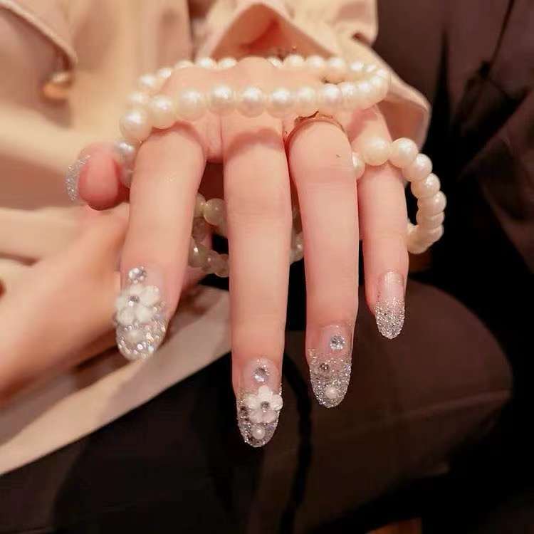 Glamorous Rhinestone-Embellished Press-On Nail Tips