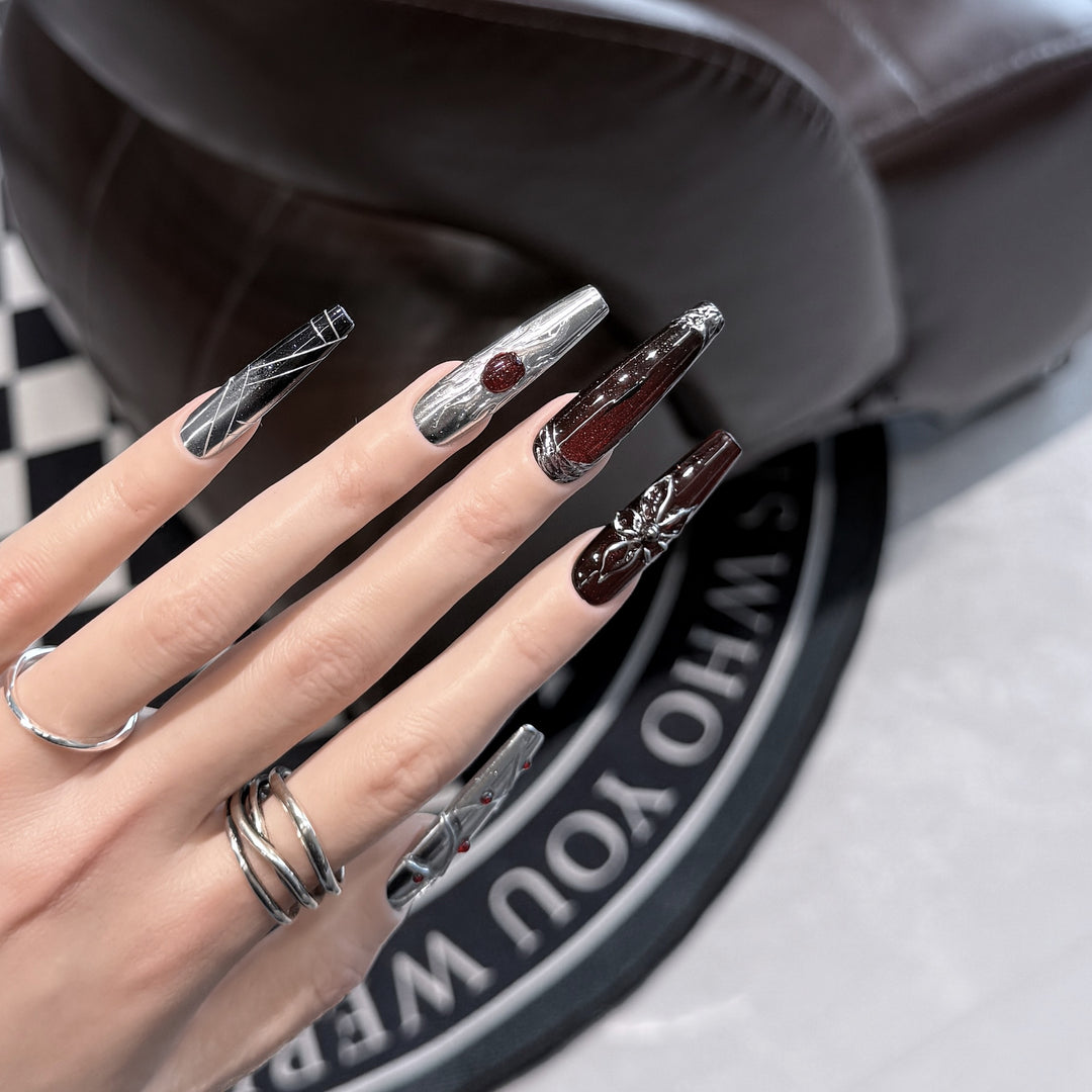 Decorative Press-On Nail Art Set with Chic Metallic Accents Stornfield