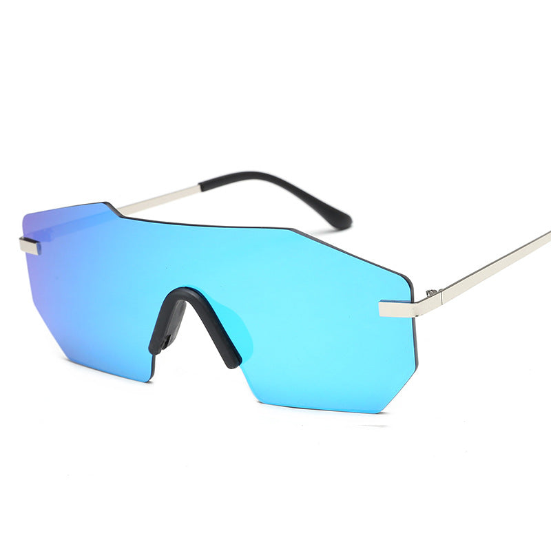 Women's oversized sunglasses in futuristic design Stornfield