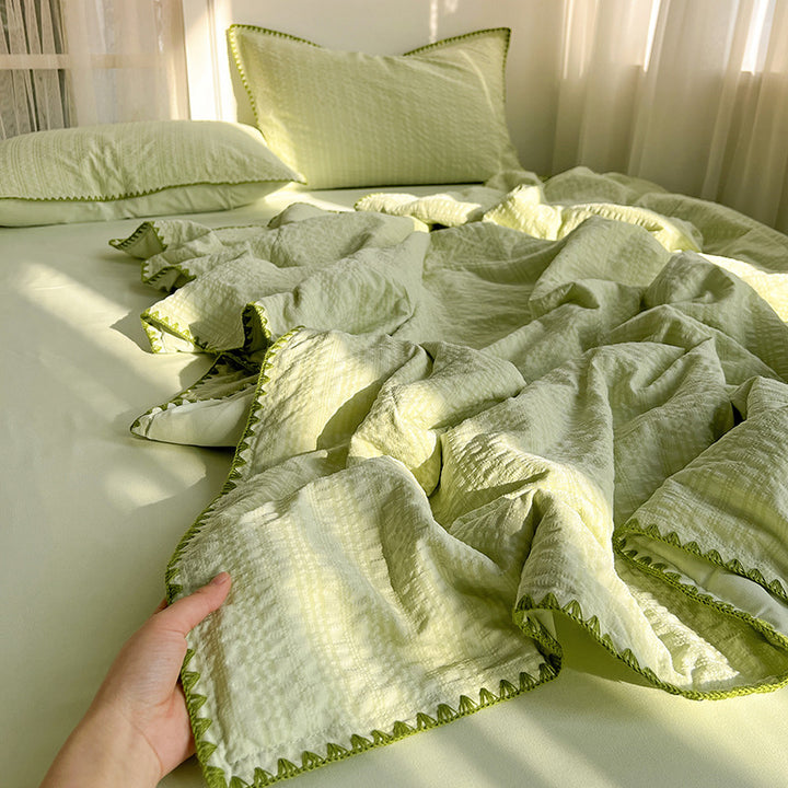 Lightweight Textured Quilt Set