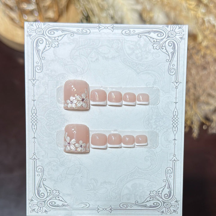 Floral-Themed Decorative Press-On Nail Set Stornfield