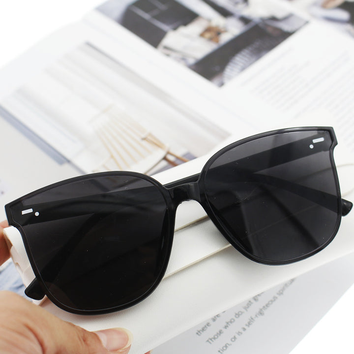 Ladies Cat-Eye Sunglasses with Elegant Design Stornfield