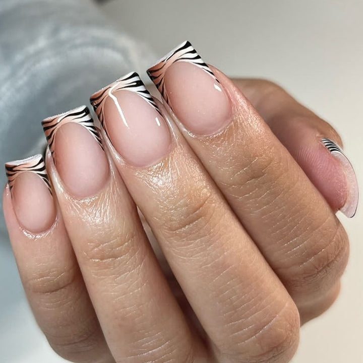 Abstract Pattern Press-On Nails Stornfield
