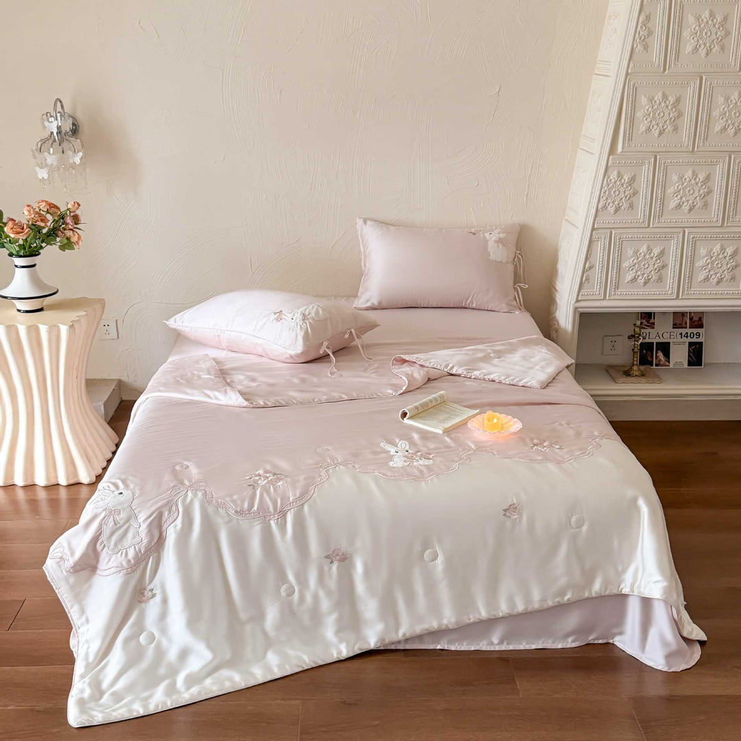 Cotton satin children's bedding set with embroidered cloud and animal appliqués