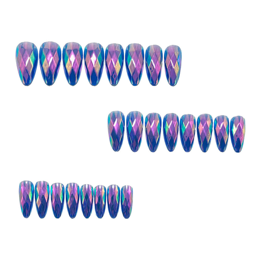 Artifical nails with Faceted Design Stornfield