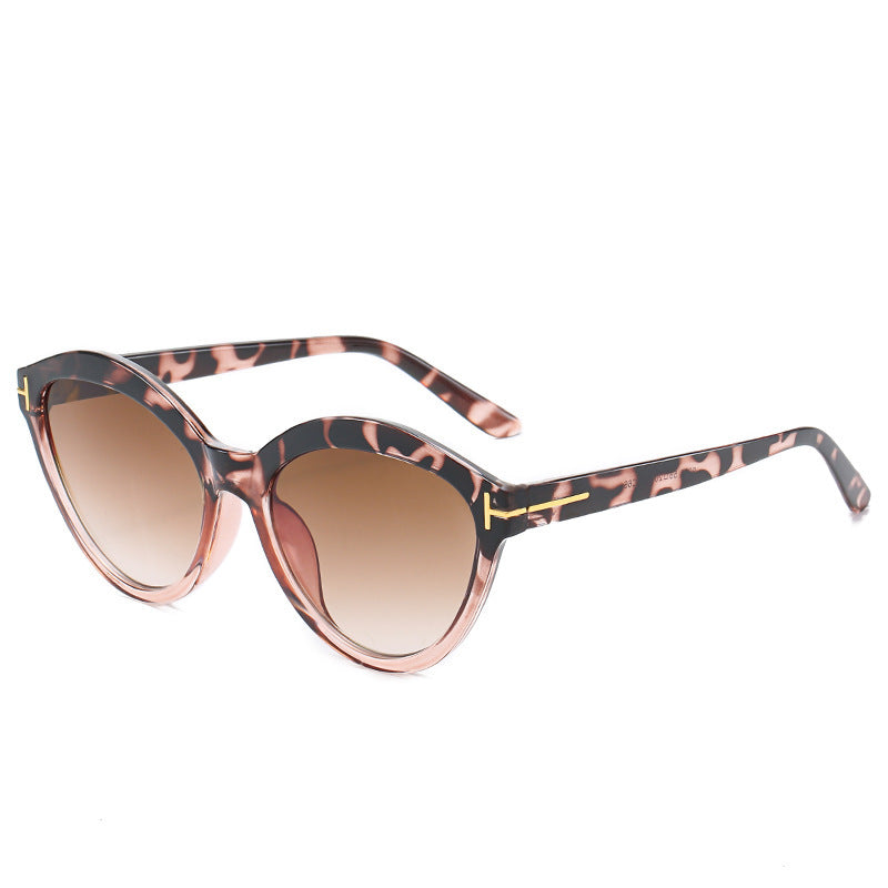 Elegant Oversized Cat-Eye Sunglasses Stornfield