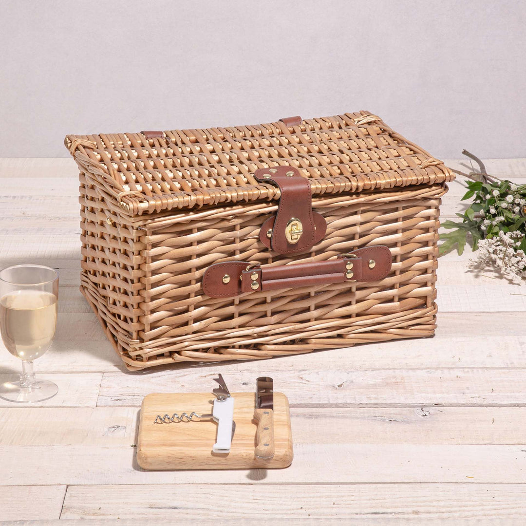 Women's picnic basket with integrated dish set and rustic design Stornfield
