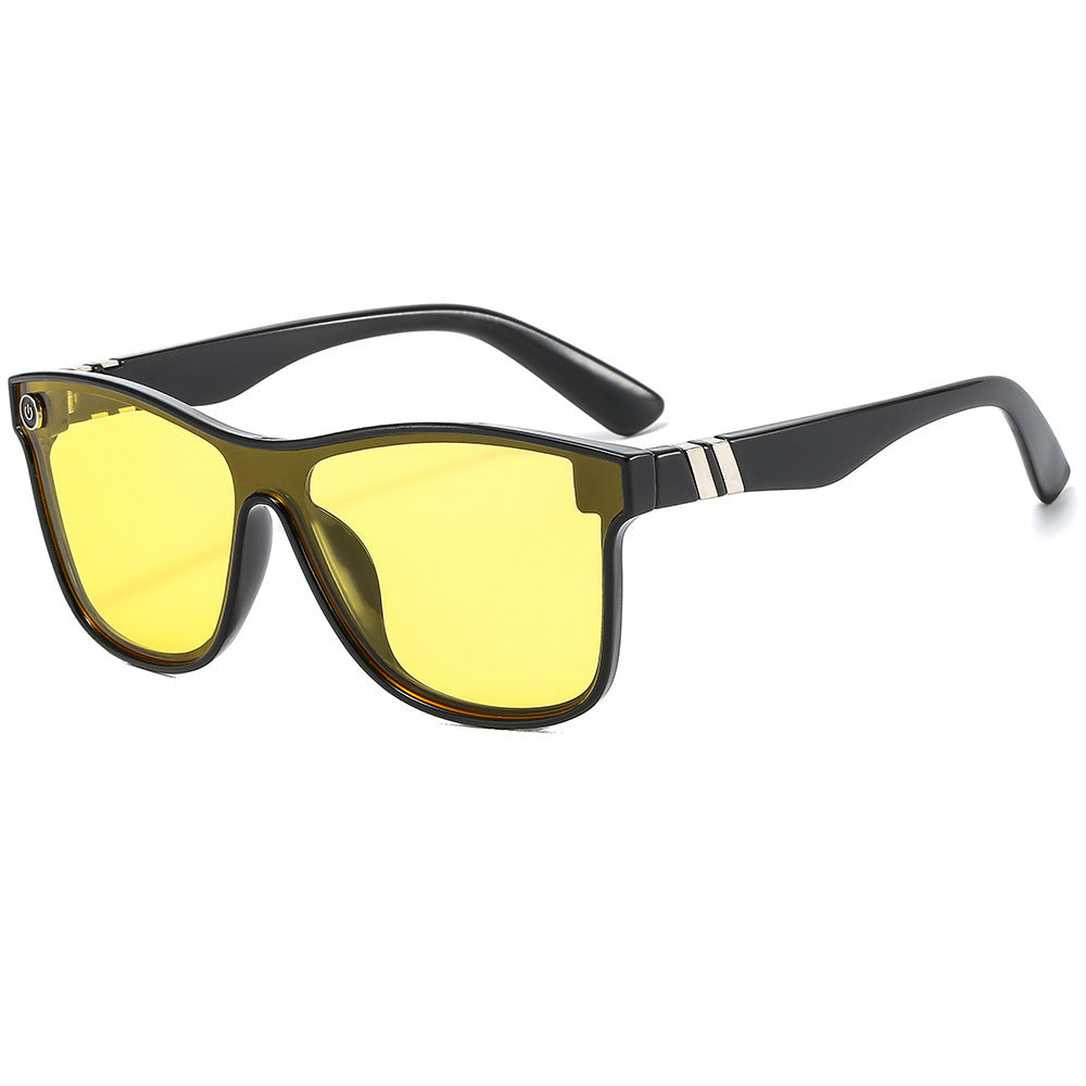 Fashion-Forward Retro-Inspired Sunglasses Stornfield