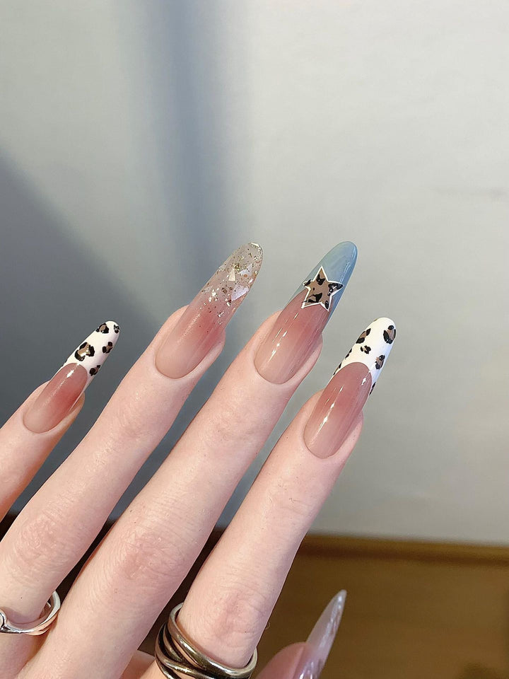 Artificial nails with creative glitter effect and animal design Stornfield