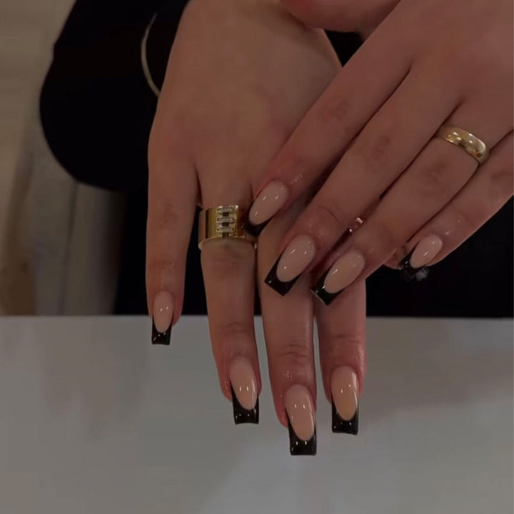 Artificial nail tips with modern design and stylish accents Stornfield