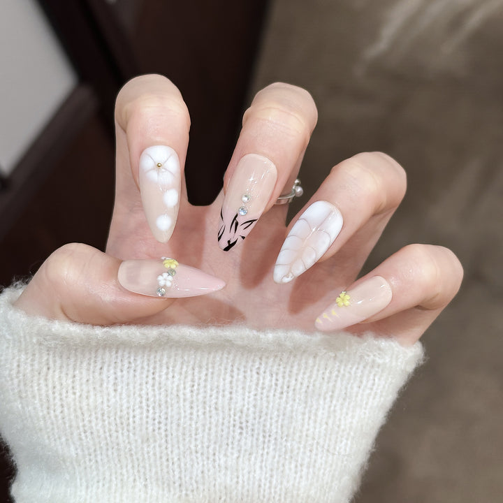 Elegant Floral Press-On Nail Art Set