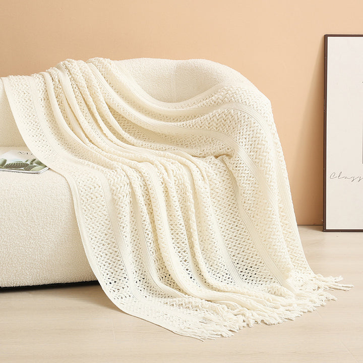 Women knitted throw blanket with fringes Stornfield
