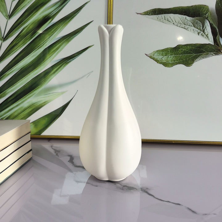 Modern Tulip-Shaped Decorative Vase Stornfeild
