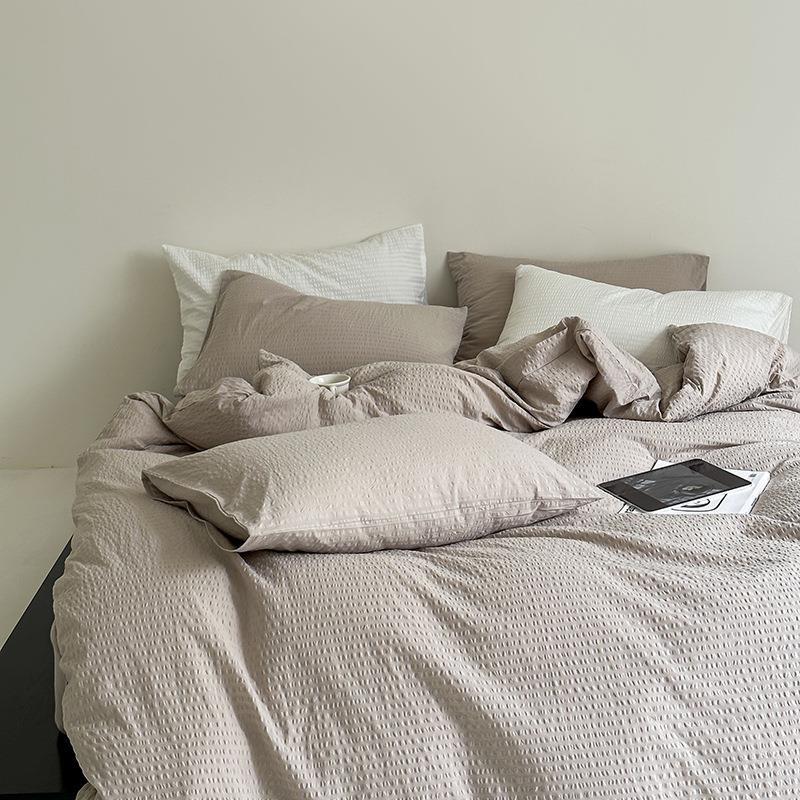 Cotton waffle bedding set with fine structure and breathable comfort