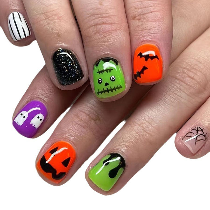 Halloween-Themed Nail Art Stornfield