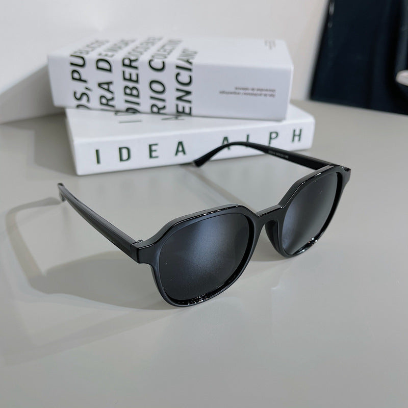 Fashionable Vintage Sunglasses with Wide Frame Stornfield
