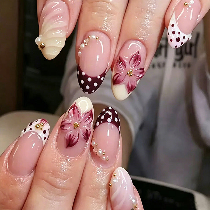 Elegant artificial nails set with floral accents Stornfield