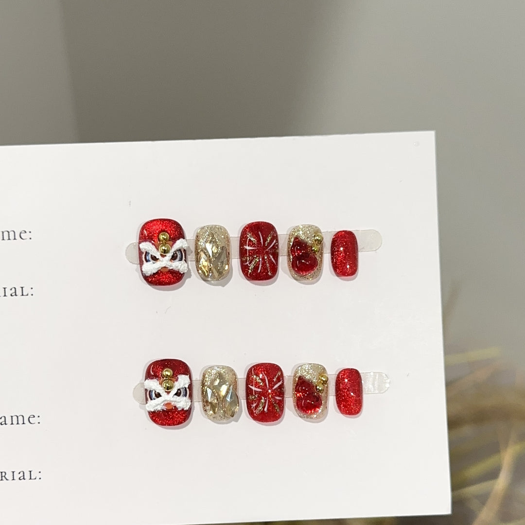Festive Holiday-Themed Press-On Nails