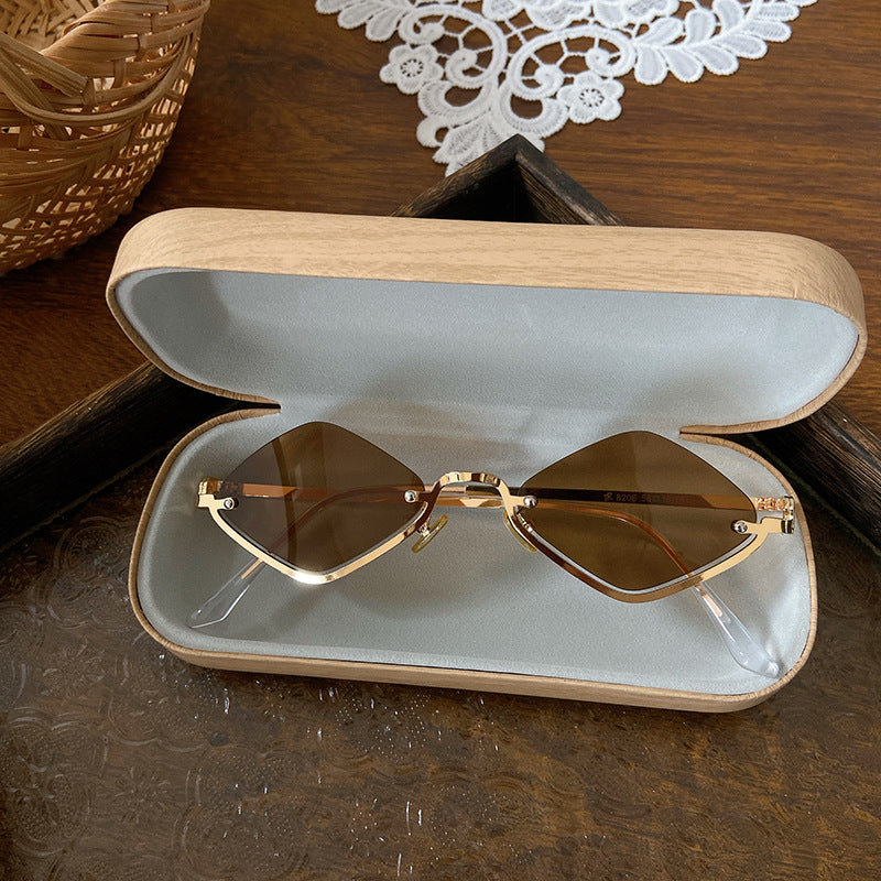 Fashionable Retro Sunglasses in Geometric Design Stornfield