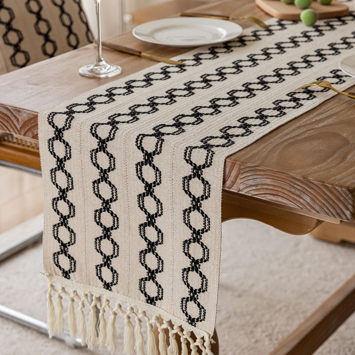 Decorative Chain Link Table Runner