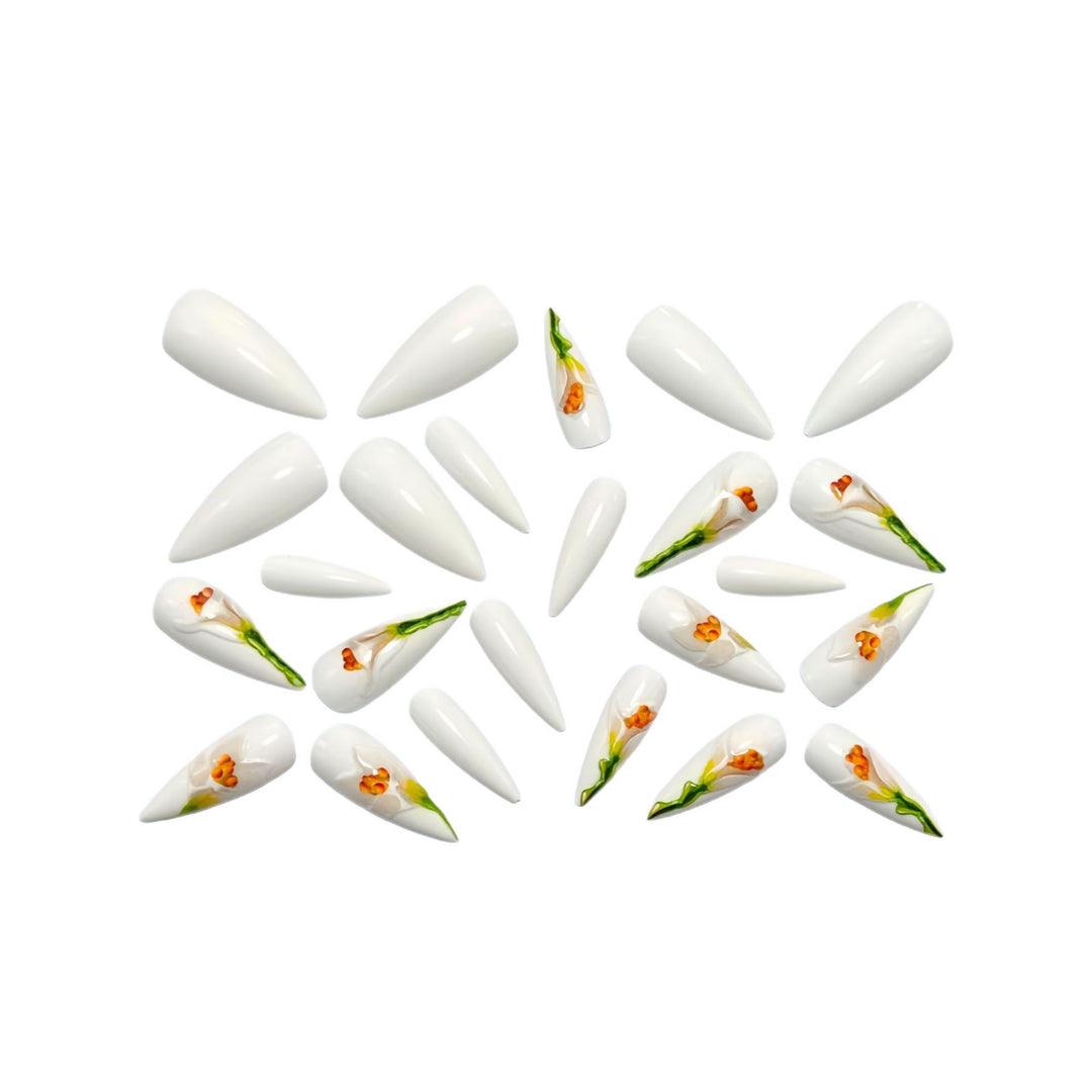 Artificial nails with elaborate floral design Stornfield