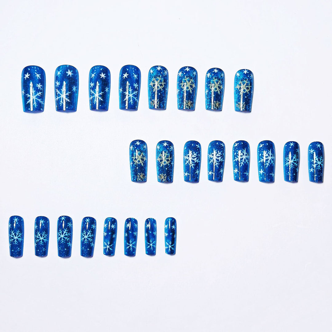 Artificial nails with shimmering winter design Stornfield