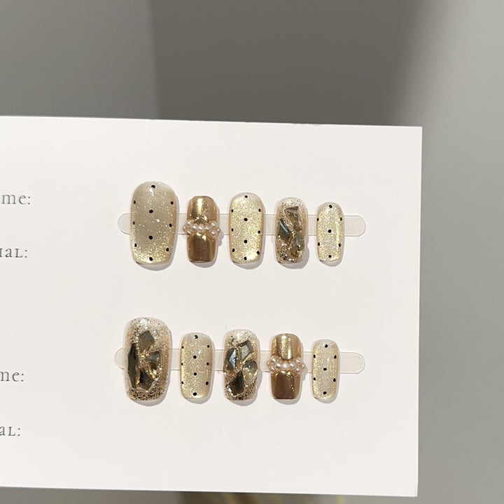 Luxurious Decorative Press-On Nail Set