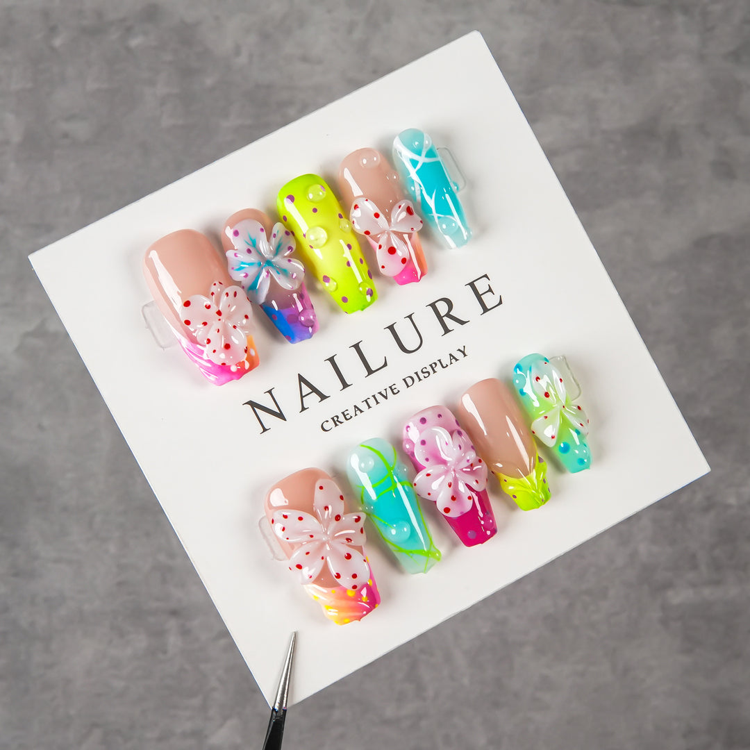 Artistic Floral Design Press-On Nail Set  1791254781