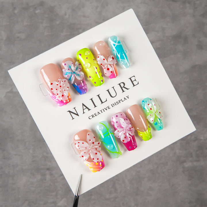 Artistic Floral Design Press-On Nail Set  1791254781