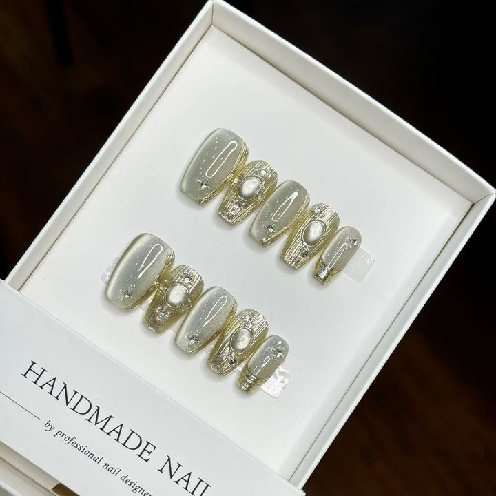 Handmade Artistic Press-On Nail Set with Elegant Pearl Accents