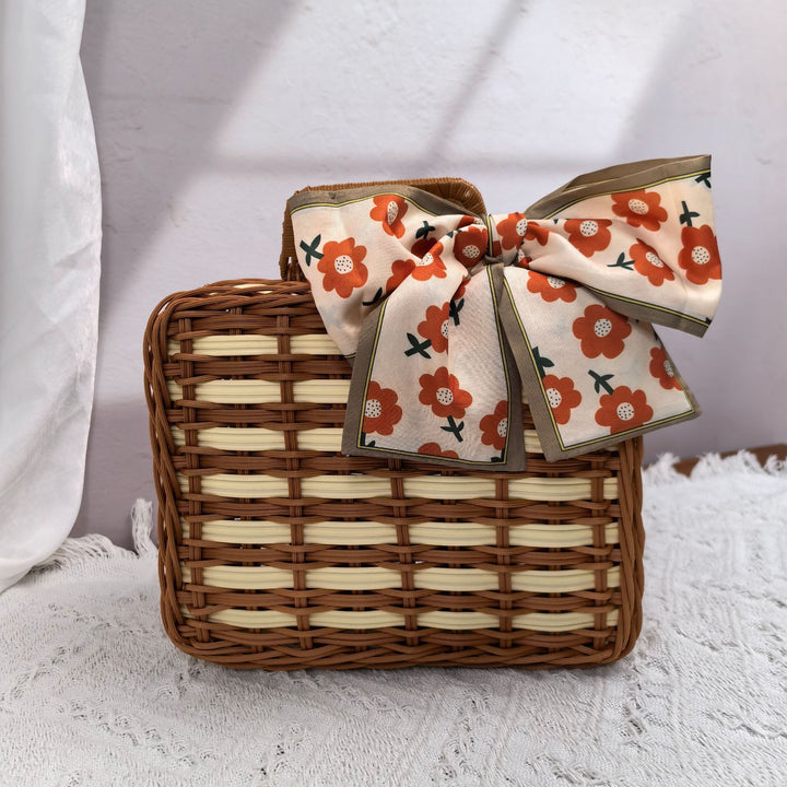 Women elegant handbag made of woven material Stornfield