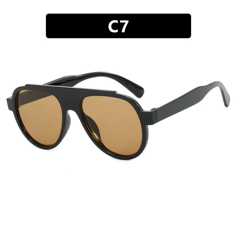 Women Vintage-Style Sunglasses with Elegant Plastic Frame in Leopard Pattern Stornfield
