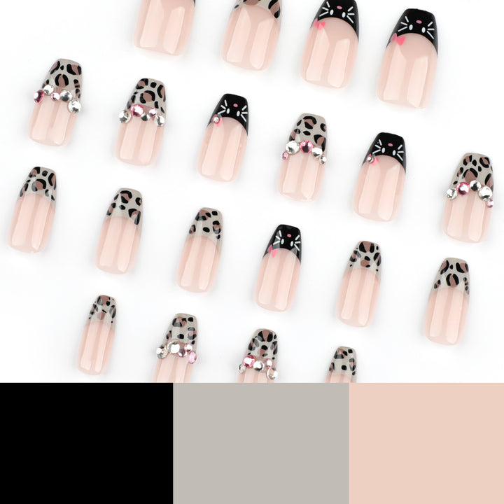 Artful nail art with glamorous 3D embellishments Stornfield