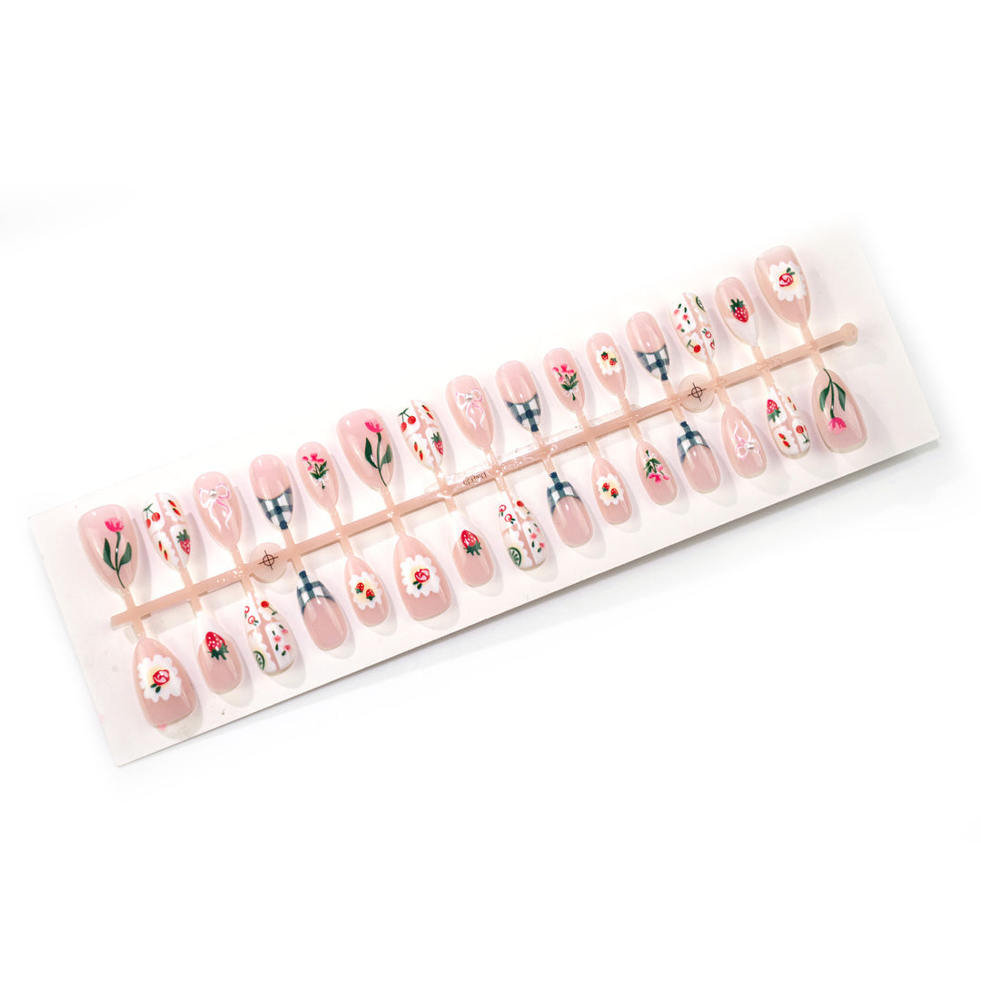 Floral-Themed Press-On Nail Art Set Stornfield