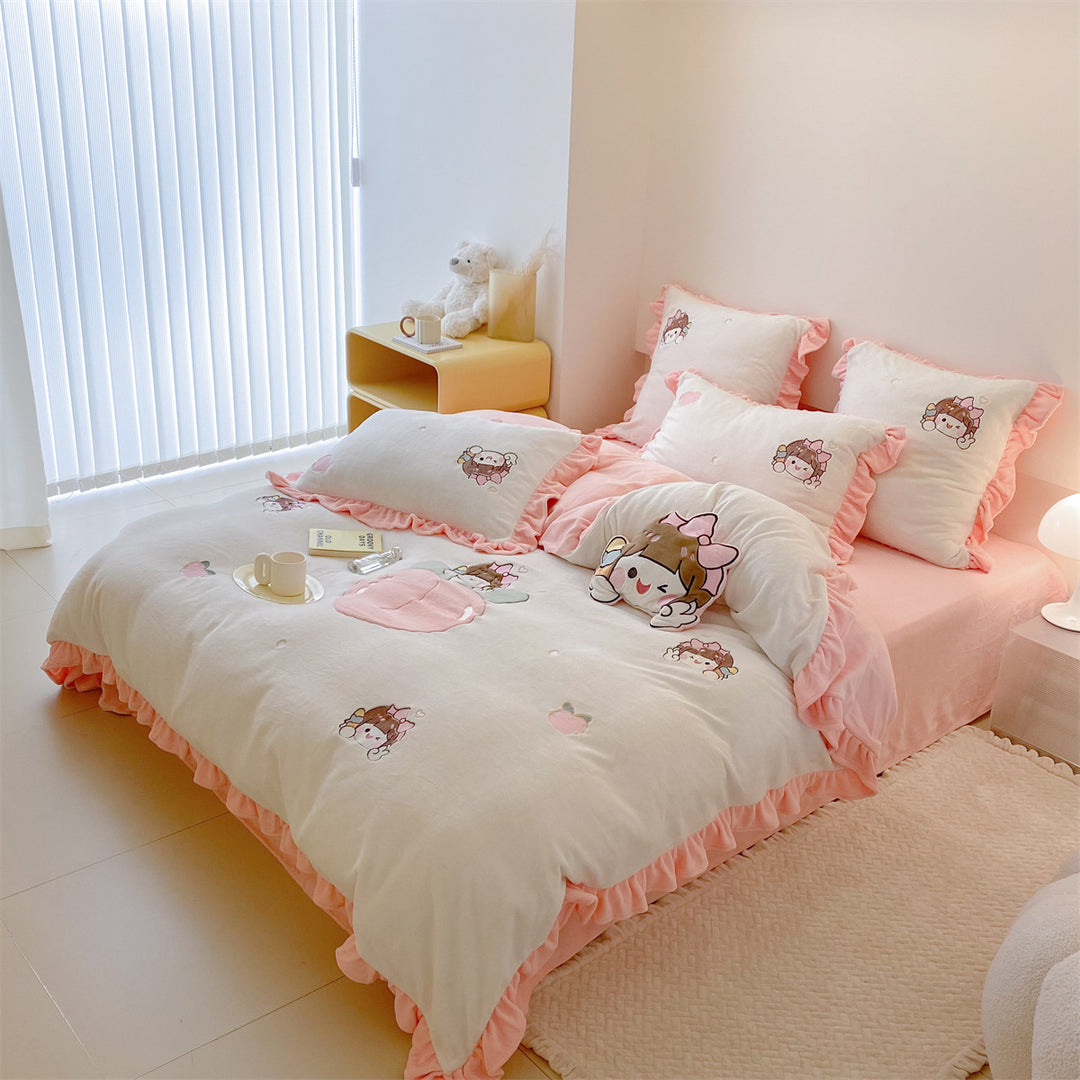 Cute quilted bedding set with plush bear applique and strawberry motif