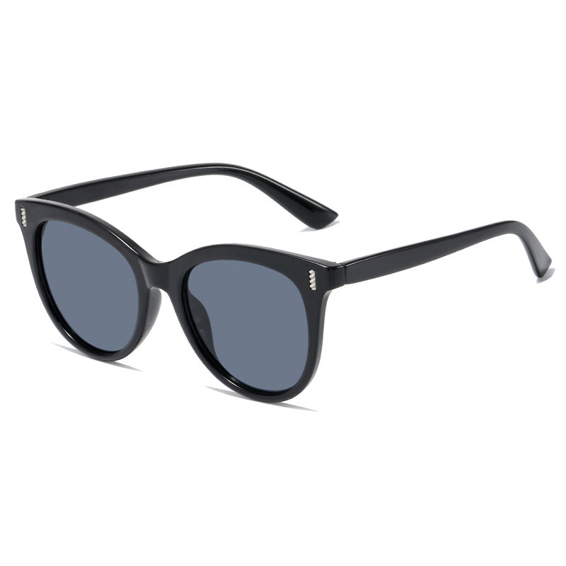 Women's fashionable cat-eye sunglasses with striking design Stornfield