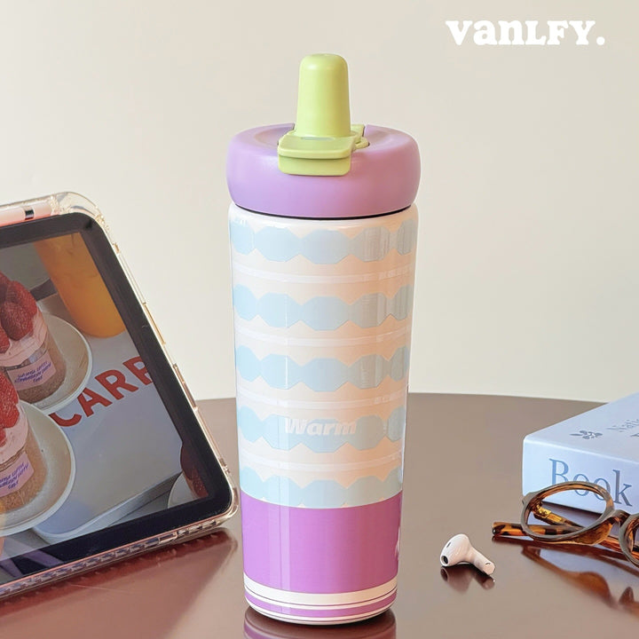 Women's insulated drinking bottle with innovative silicone cap and cheerful Stornfield motif