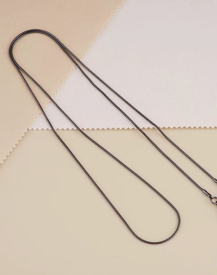 Sleek Eyewear Chain Stornfield