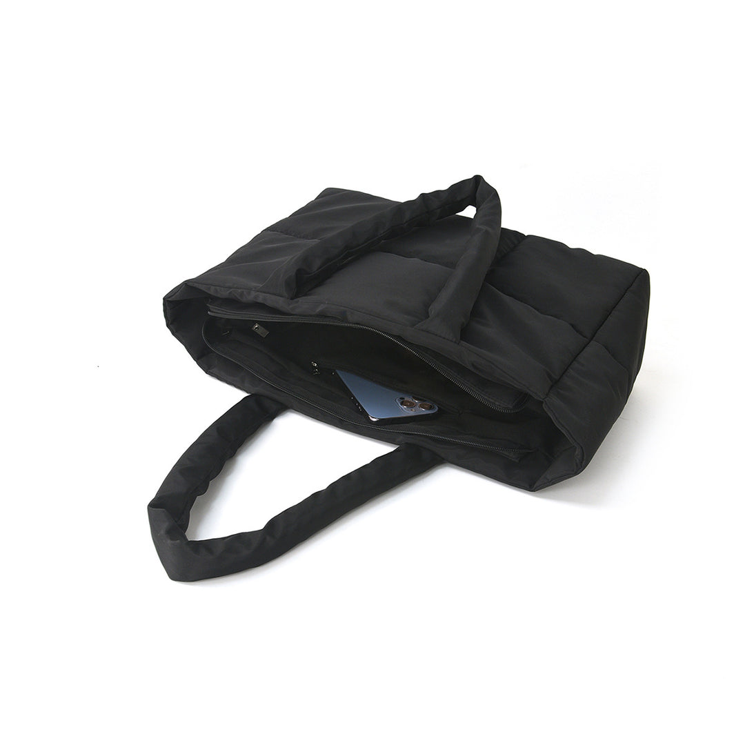 Padded carrying bag with modern quilted design Stornfield