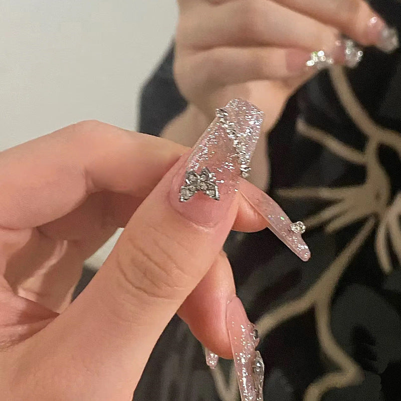 Sparkling nail art with 3D applications Stornfield