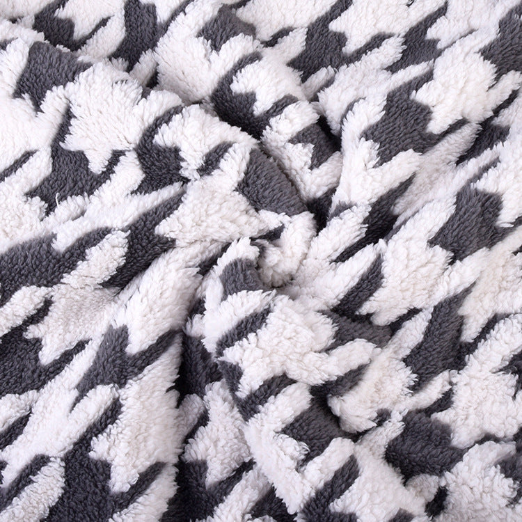 Ladies cuddle blanket with unique houndstooth pattern Stornfield