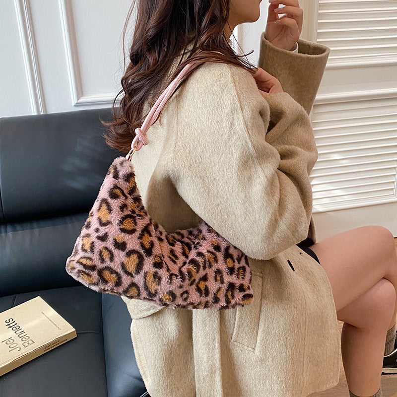 Chic Faux Fur Crossbody Bag Stornfield